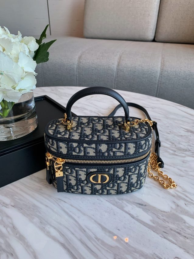Replica Dior 30 Montaigne Vanity - high-quality designer bag clone