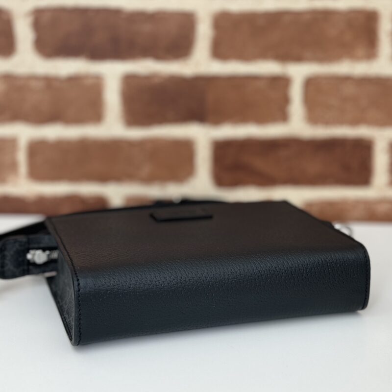 Replica Gucci Pouch Black - high-accuracy replica luxury purse