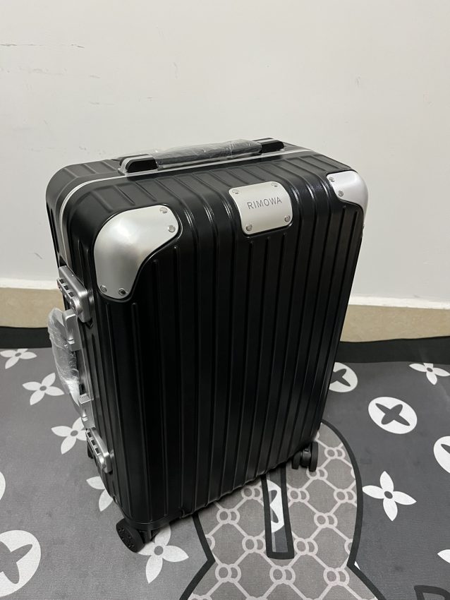 Replica Rimowa Hybrid Suitcase - near-authentic luxury replica handbag
