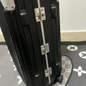 Replica Rimowa Hybrid Suitcase - ultra-realistic fake designer tote
