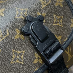 Replica Louis Vuitton Quest Messenger - authentic-look luxury purse replica