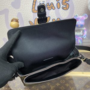 Replica Louis Vuitton Montsouris Wearable Wallet - premium-grade designer purse dupe