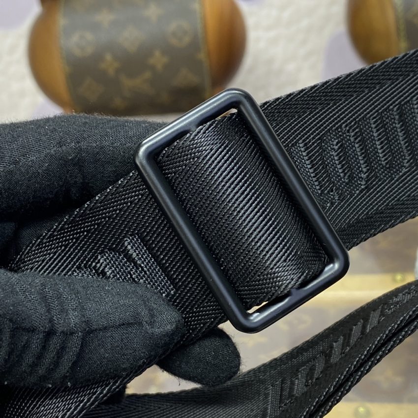 Replica Louis Vuitton Bumbag Rush White - ultra-realistic fake designer tote