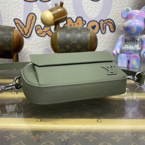 Replica Louis Vuitton Pilot Wearable Wallet Green - high-accuracy replica luxury purse