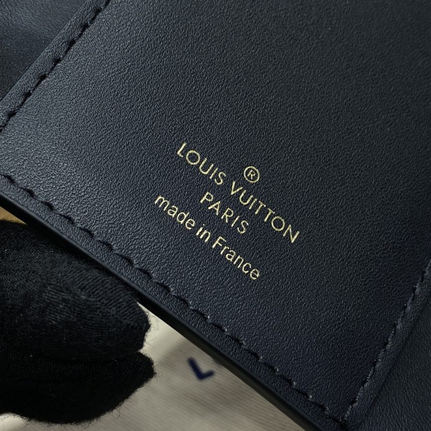 Replica Loius Vuitton Capucines Compact Wallet - high-end fake designer purse