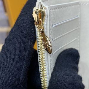 Replica Loius Vuitton Capucines Compact Wallet White - top-rated replica designer bag