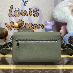 Replica Louis Vuitton Takeoff Messenger - ultra-realistic fake designer tote