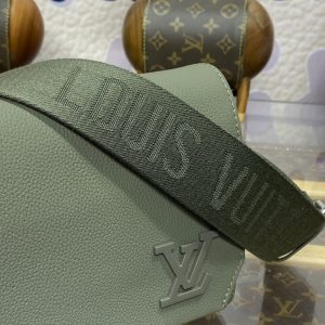 Replica Louis Vuitton Takeoff Messenger - high-accuracy replica luxury purse