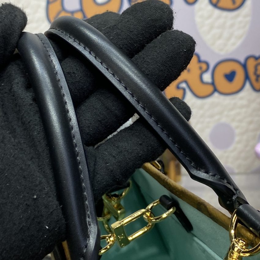 Replica LV OnTheGo PM Duck - best quality luxury bag dupe