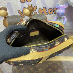 Replica Louis Vuitton Envelope Messenger Bag - authentic-look luxury purse replica