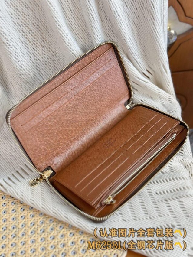 Replica Louis Vuitton Zippy Wallet Brown - realistic designer-inspired fake bag