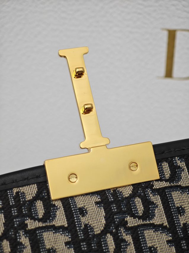 Replica Dior 30 Montaigne On Chain - high-accuracy replica luxury purse