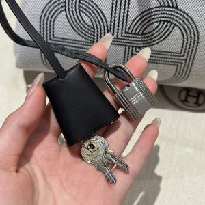 Replica Hermes Herbag 31cm Circuit Black - realistic designer-inspired fake bag