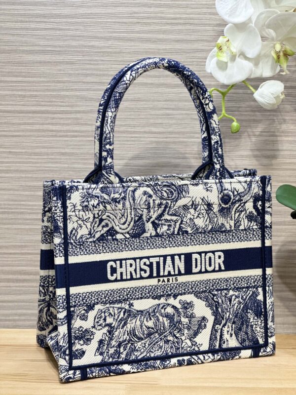 Replica Dior Tote Book Blue Tiger - realistic designer-inspired fake bag