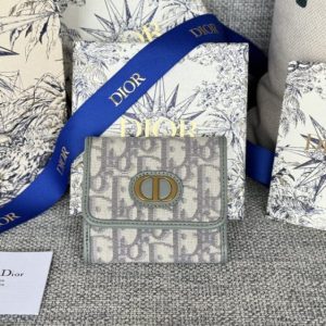 Replica Dior 30 Montaigne Wallet - realistic designer-inspired fake bag