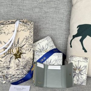 Replica Dior 30 Montaigne Wallet - best-selling designer handbag dupe