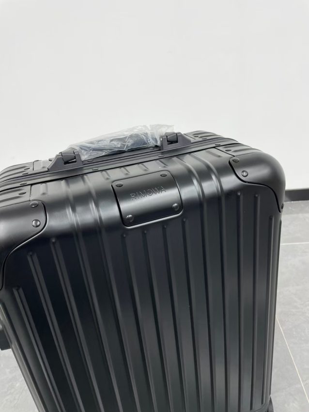 Replica Rimowa Original Suitcase Black - best-selling designer handbag dupe