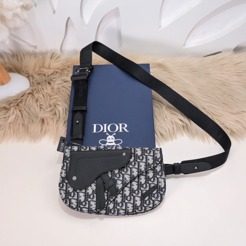 Replica Dior Messenger Oblique - top-tier luxury replica shoulder bag