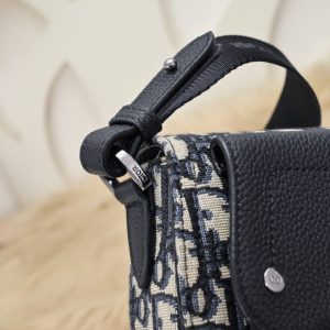 Replica Dior Saddle Messenger White Classic - ultra-realistic fake designer tote