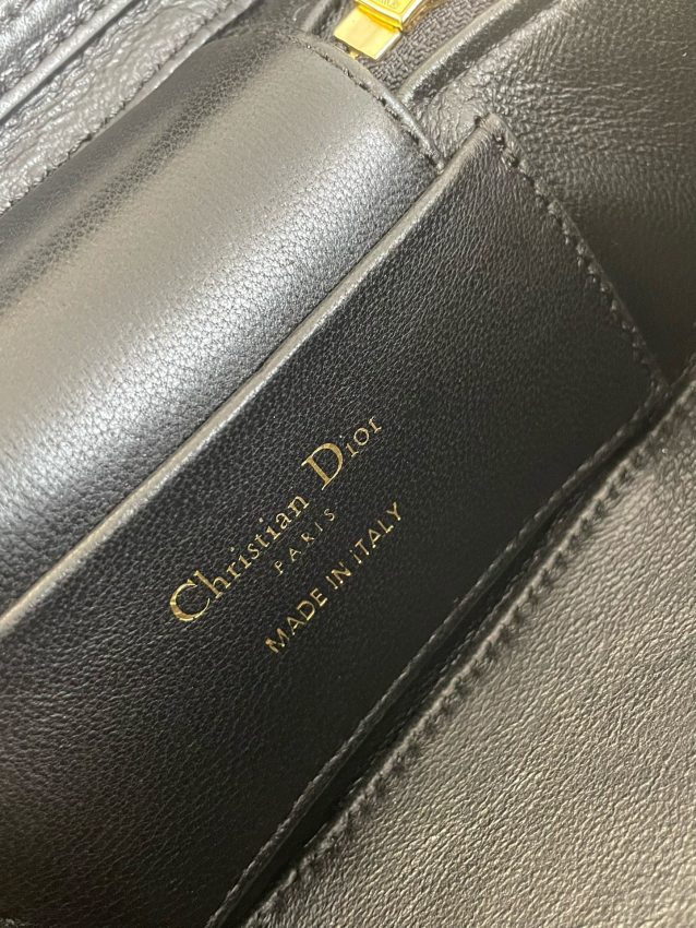 Replica Dior 30 Montaigne Vanity Black - high-accuracy replica luxury purse