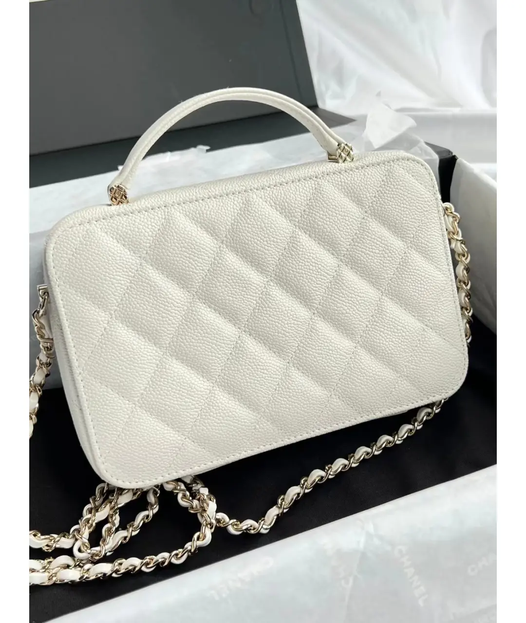 Replica CHANEL 22 Camera Bag White - near-authentic luxury replica handbag
