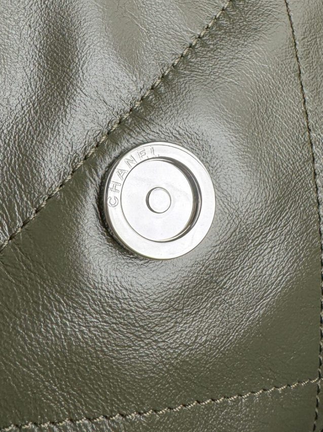 Replica CHANEL 22 Medium Handbag Pink Greed - premium-grade designer purse dupe