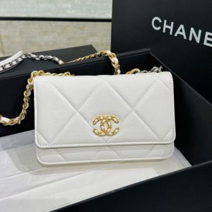 Replica CHANEL 19 Wallet on Chain White - high-accuracy replica luxury purse