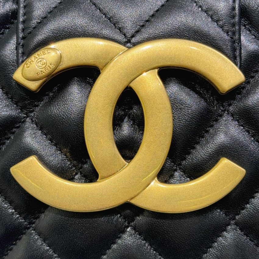 Replica CHANEL 24c Round Shoulder Bag Black - best quality luxury bag dupe