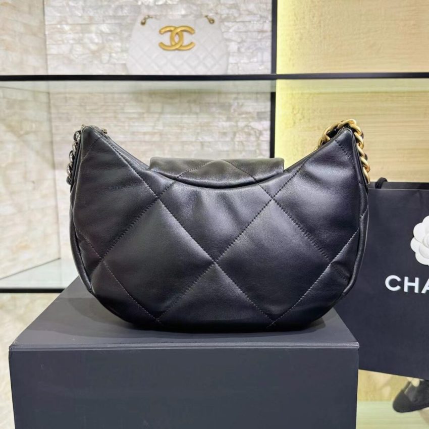 Replica CHANEL 24c Half Moon Bag - ultra-realistic fake designer tote