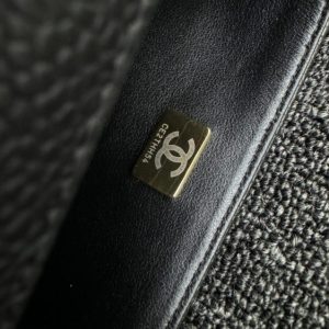 Replica CHANEL Classic Flap 20cm Black Caviar - premium 1:1 fake handbag model