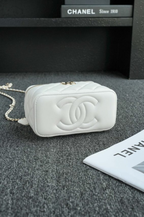 Replica CHANEL 24s Pearl Handle Box White - high-end fake designer purse