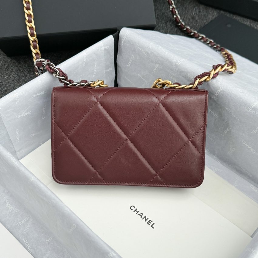 Replica CHANEL 19 Wallet on Chain - premium-grade designer purse dupe